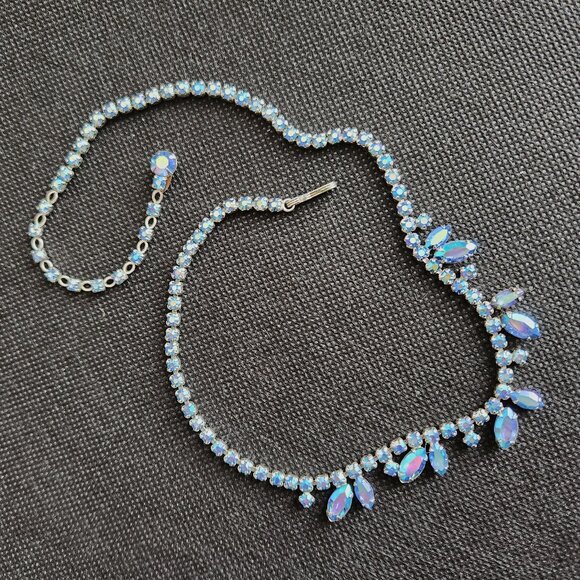 1960 –SHERMAN VINTAGE SPARKLING NECKLACE DECORATED WITH AB BLUE CRYSTALS. - Picture 5 of 9